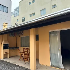 Casa Entre Dois Mares - Casa Laranja Bombinhas